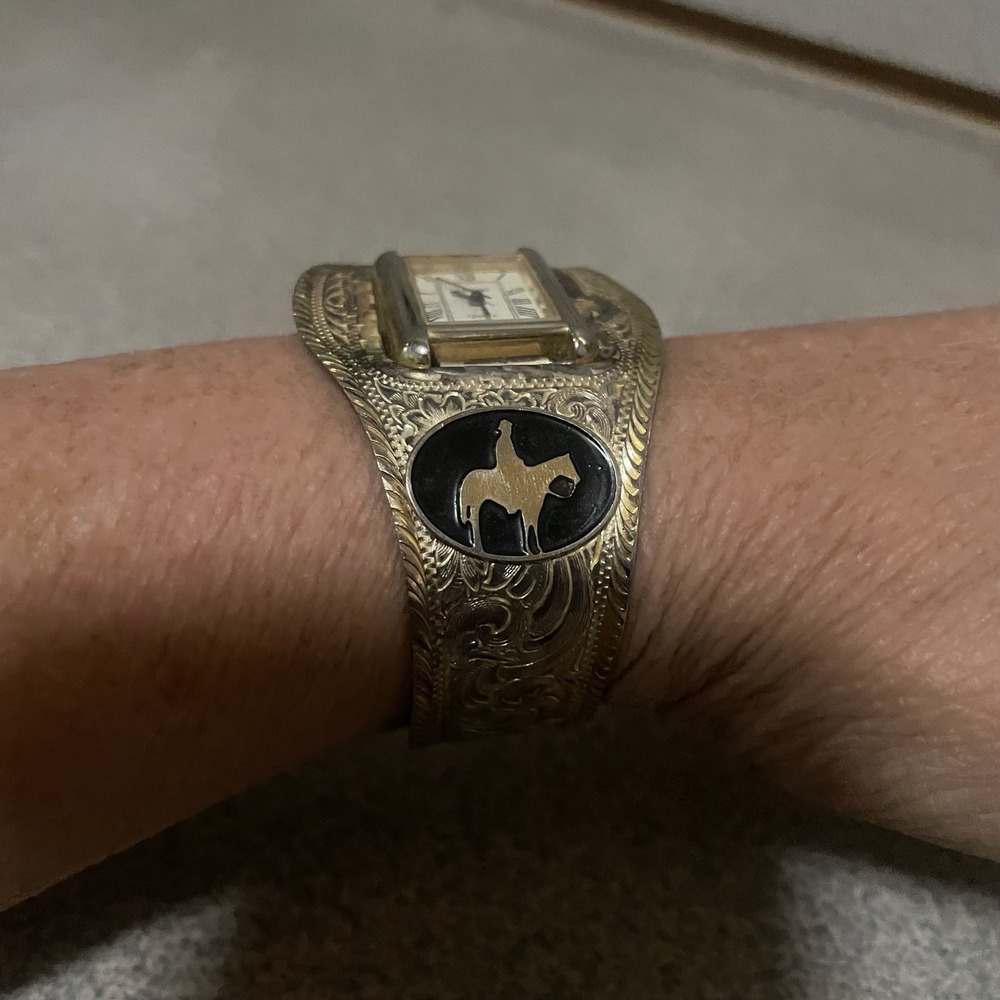 Montana Silversmiths‎ Western Cuff Watch Engraved Bronc Silver Gold Tone Quartz - Picture 2 of 6